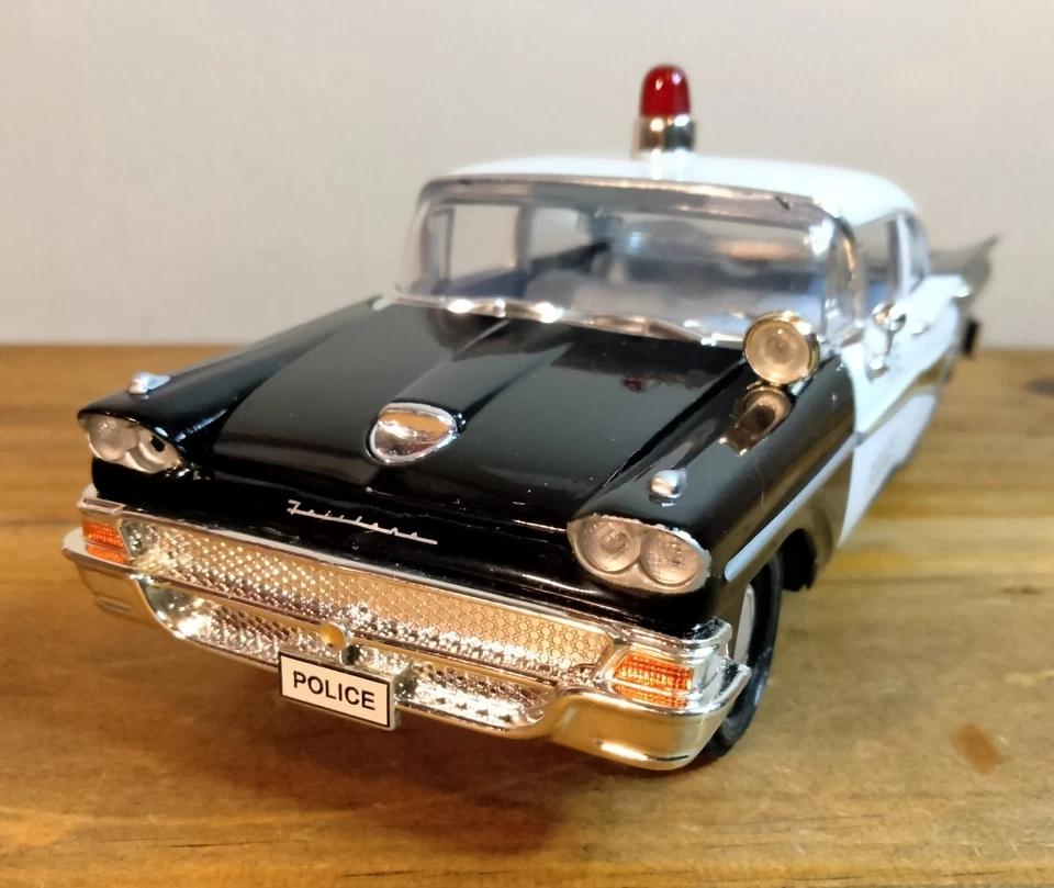 2 pc- 1958 Ford Police Car + 1964 Ford Police Car Signature Diecast Models 1/32  - Image 4 of 4