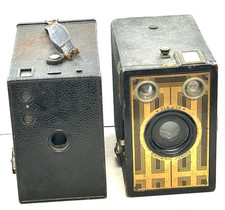 2 ANTIQUE EASTMAN BOX CAMERAS CARTRIDE HAWK-EYE and BROWNIE JUNIOR 6-16