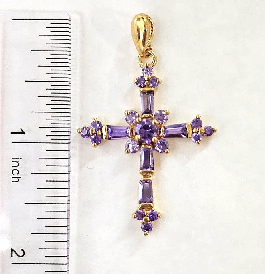 Piedras de amatista natural recubiertas de plata con cruz de manejo de oro de 14k Foto 3 de 4
