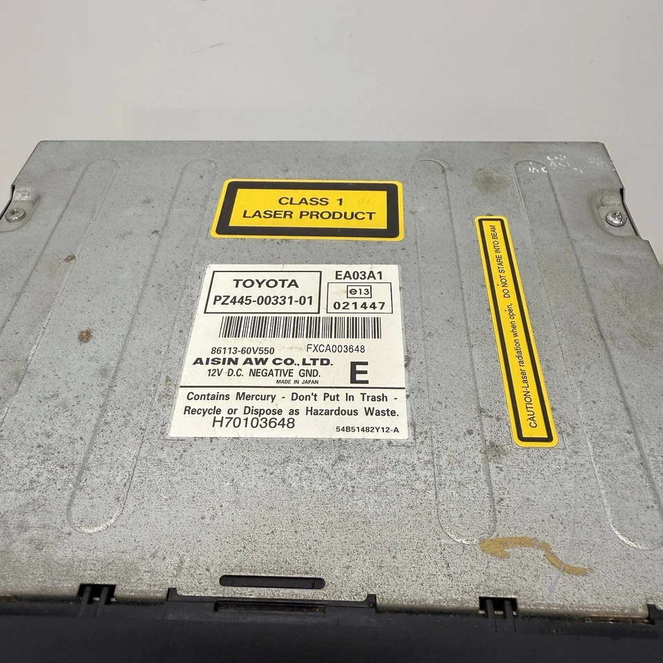 TOYOTA HILUX SATNAV UNIT PZ445-00331-01 2006-2015 SPARE OR REPAIR - Image 2 of 3