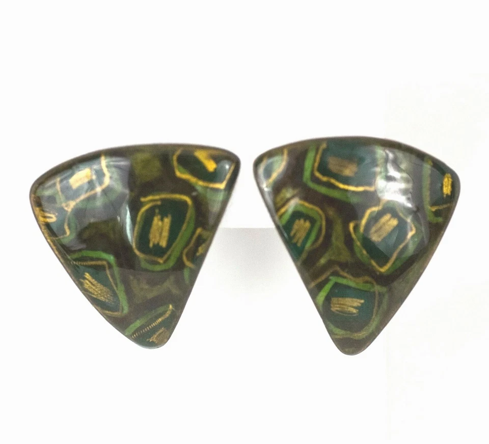 Pendientes de clip de cobre esmaltado en oro verde triángulo geométrico 1,5 pulgadas x 1,5 pulgadas Foto 2 de 4