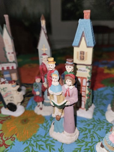 16 Piece Christmas Village Ornaments Scene Includes Figures/Trees & Buildings - Picture 4 of 17
