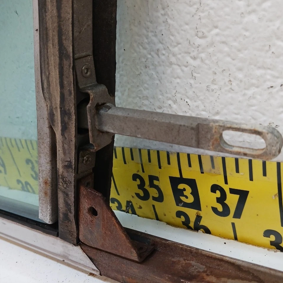 OEM RH. Ventana de ventilación lateral Chevrolet Impala 1963-64/Buick/Pontiac/Cadillac (VG82) Foto 4 de 4