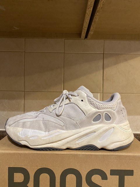 adidas Yeezy Boost 700 V1 Analog 