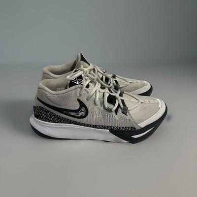 Size 8 - Nike Kyrie Flytrap 6 White Black