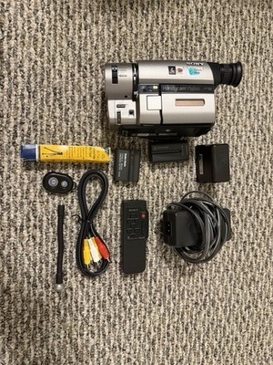 Sony Handycam Vision CCD-TRV85 Hi8 72x/560x 2.5'' LCD Stabilization Silver/Black
