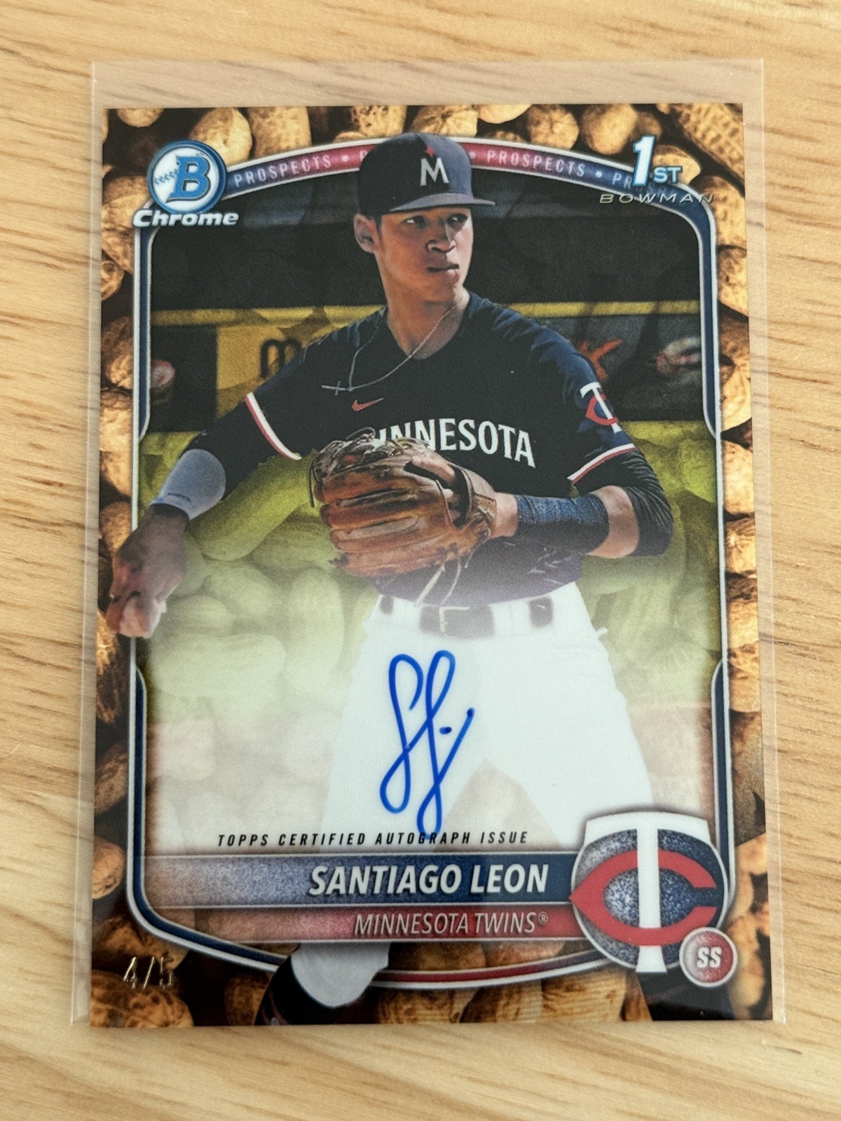 2025 Bowman Chrome Santiago Leon #CPA-SL Peanuts Refractor /5 Autograph MN Twins