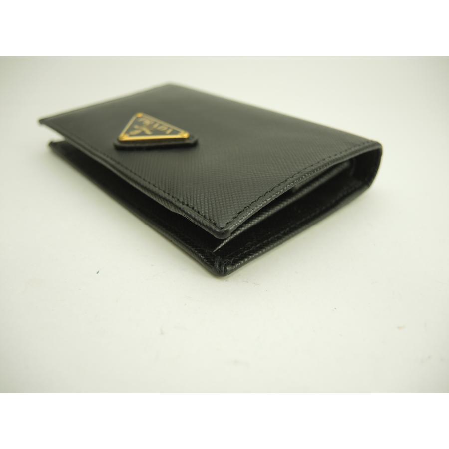 折りたたみ財布 Prada Small Saffiano Leather Triangle Logo Wallet Black Gold Prada Triangle Logo Wallet | Black | FARFETCH