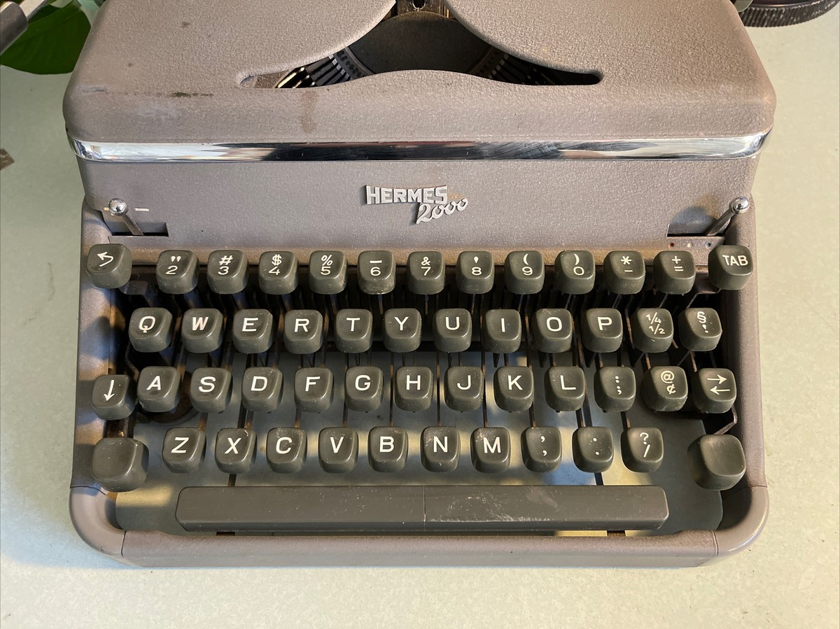 ■レストア・動作確認済■エルメス タイプライター 2000 第一世代 スイス製 □レストア・動作確認済□エルメス タイプライター 2000 第一