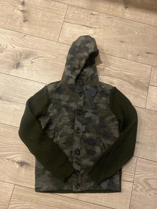 Cárdigan y suéter verde ANTONY MORATO