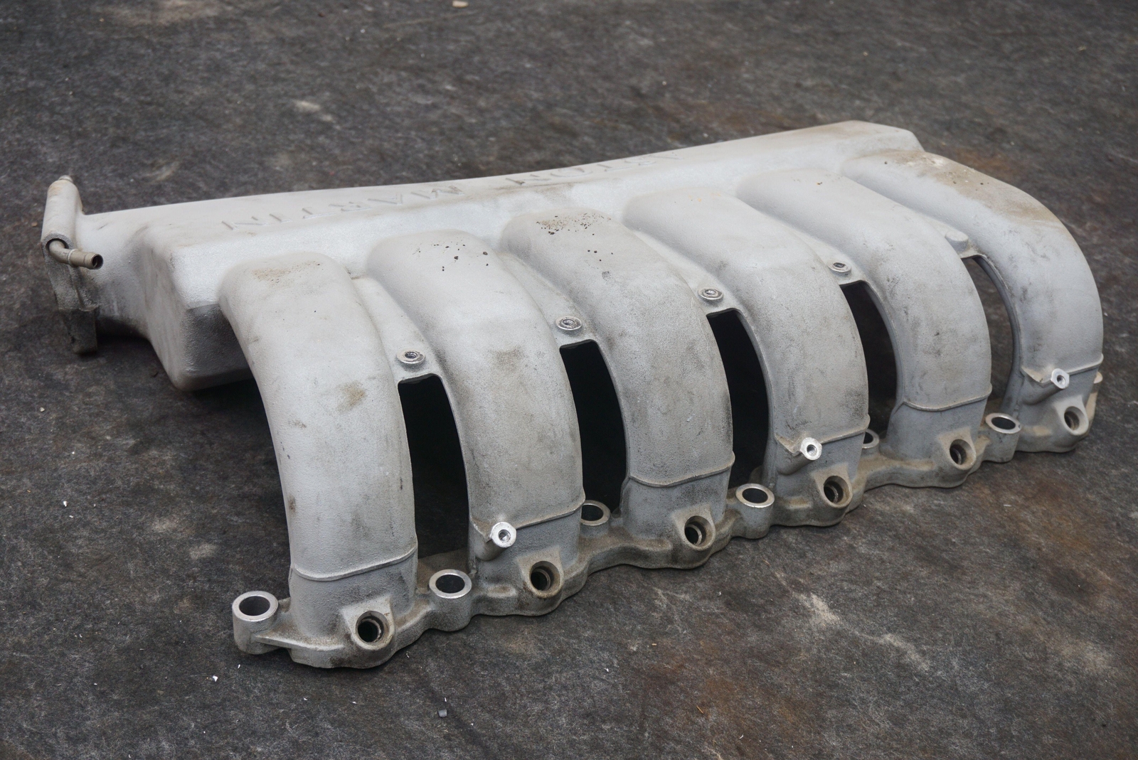 Right Side Engine Air Intake Manifold V12 Oem 8g439425da Aston Martin Rapide