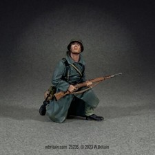 W Britain - German Grenadier in Greatcoat Kneeling Looking Up 25235
