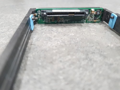 EMC VNX 2.5" SAS Hard drive CADDY TRAY 303-106-002D - Picture 4 of 4