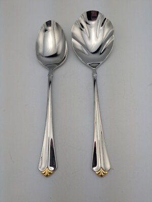 Oneida Golden Julliard 2-pc Entertainment Set - Casserole Spoon & Serval 