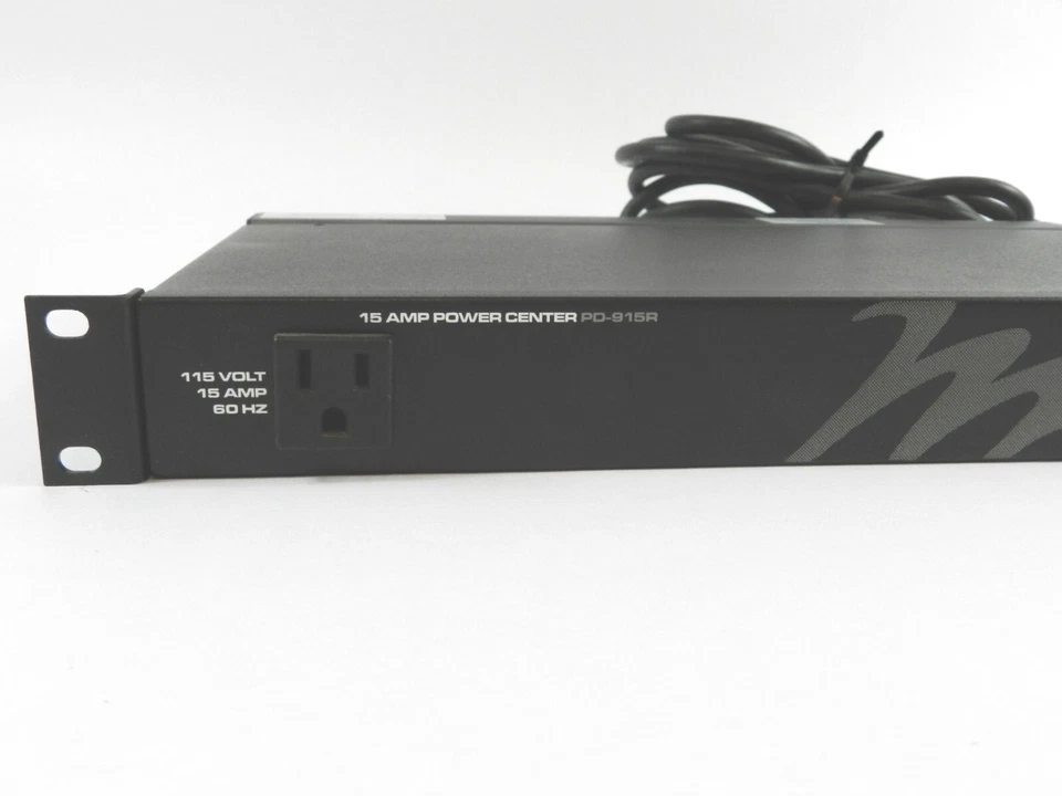Middle Atlantic PD-915R 9 Outlet 15A 115V Rackmount Power Center Surge Protector - Image 2 of 4