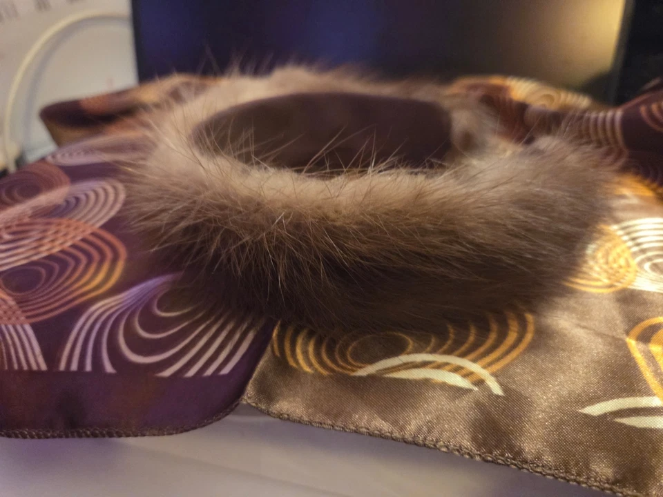 Faixa de cabeça de vison usada dos anos 50 Marilyn Monroe da secretária May Reis da MM - Imagem 4 de 4