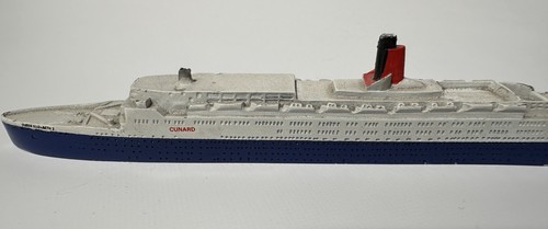 Cunard Cruises Queen Elizabeth 2 Pewter Metal Model Figure Paperweight 5 7/8” - Picture 2 of 10