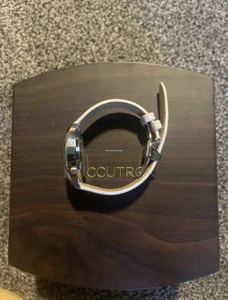 Accutron Legacy  Foto 3 de 4