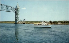 Vacationer Canal Cruises Onset Massachusetts vintage postcard v781