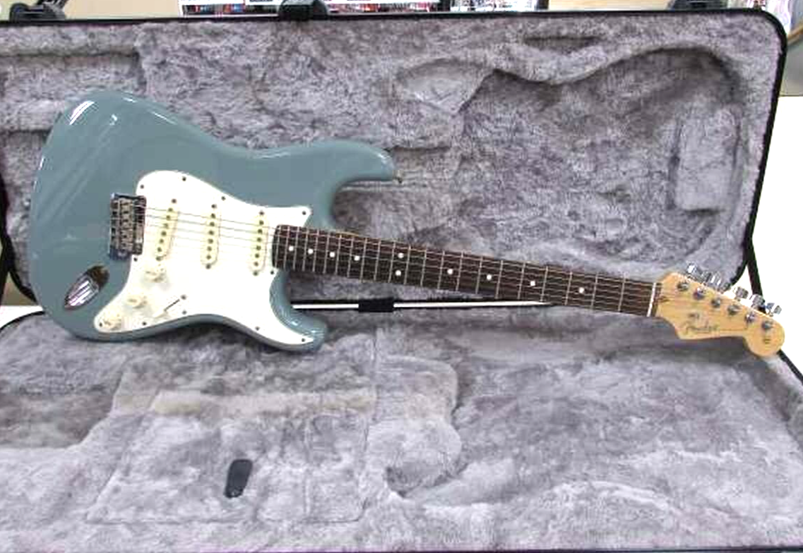 Fender USA American Professional Stratocaster Guitar Sonic Gray w