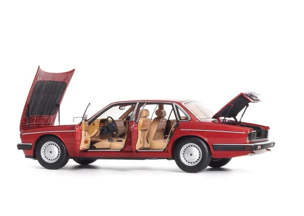 【新品】全開閉 Almost Real 1/18 ジャガー XJ40 赤 新品】全開閉 Almost Real 1/18 ジャガー XJ40 赤 Amazon | Almost