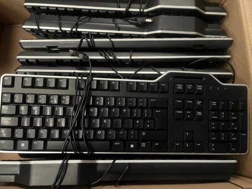Quantité 12 Clavier USB Dell avec lecteur de carte à puce KB813