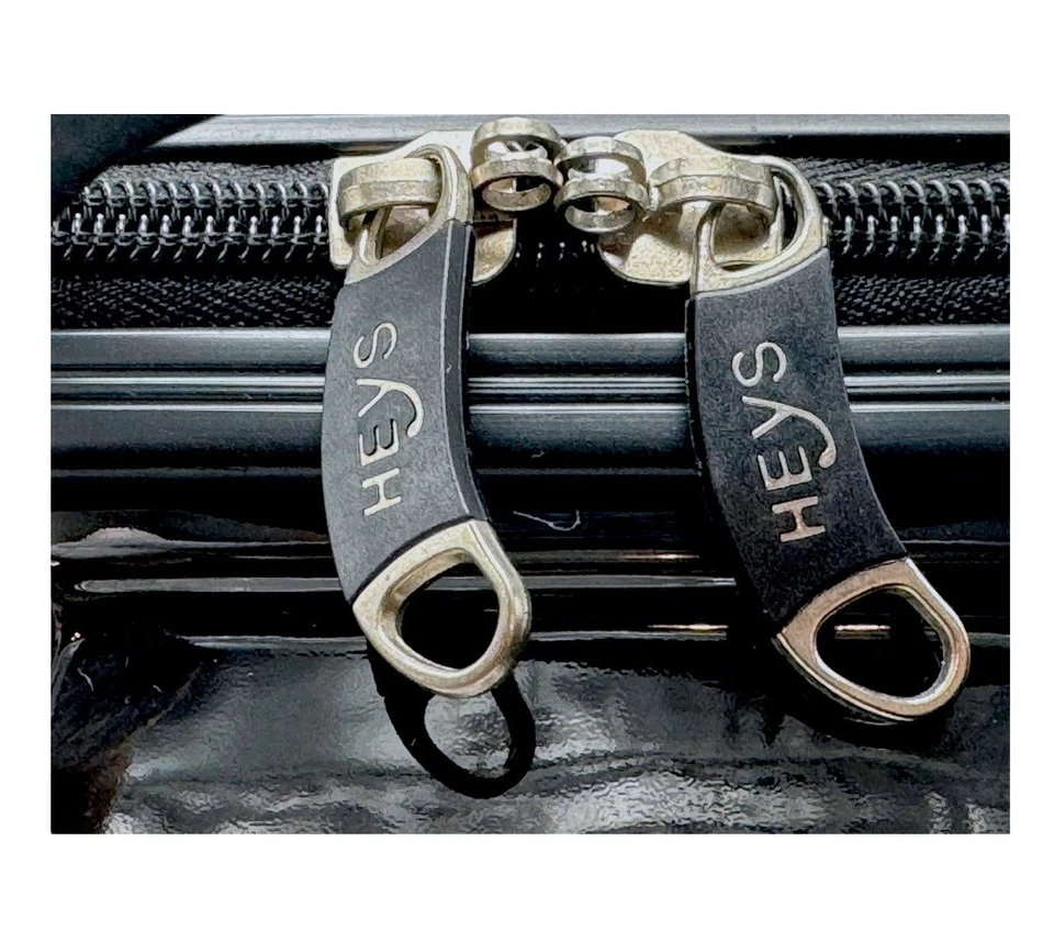 HEYS 12" Milano Negro Estuche Rígido Bolsa de Mano/Equipaje/Cartera Nuevo con Etiquetas Foto 3 de 4