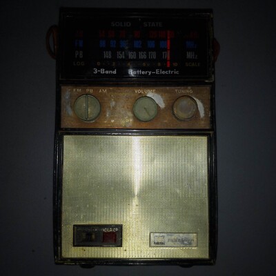 Vintage Best Ever 3 Band Solid State Dual Powered Radio See INFO