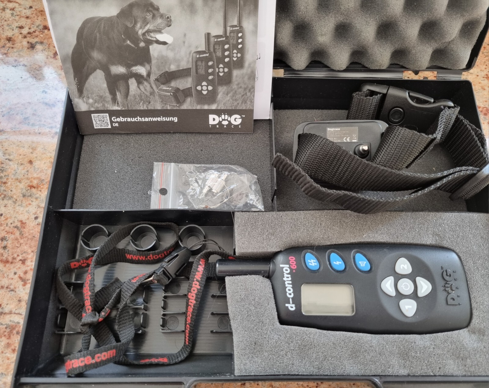 Collier de dressage pour chien de petite et grande taille avec sangle réglable en TPU noir