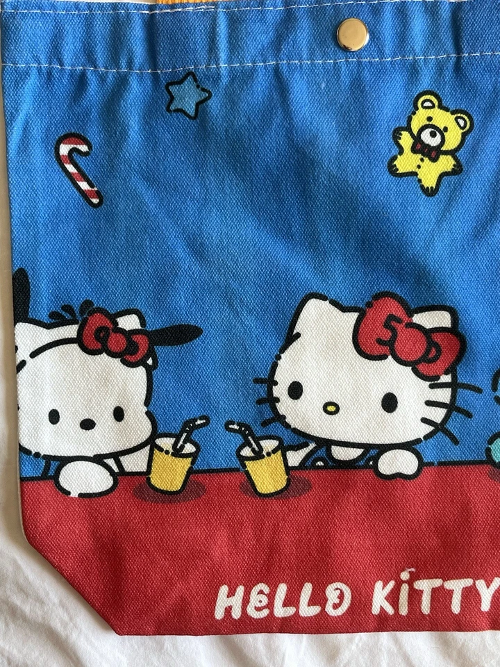 Lindo bolso de mano de lona brillante de Hello Kitty And Friends genial Foto 2 de 4