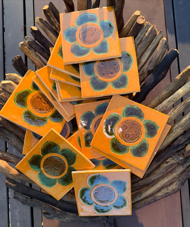 Juego De 5 Azulejos Cerámicos Esmaltados MCM Vitrocerámica De Colección Hechos En España Diseño Floral Foto 2 de 4