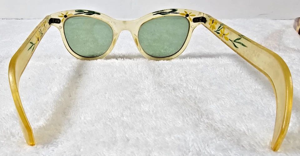VTG 1950s WILLSON Cat-Eye Sunglasses Hand-Painted Green Lenses USA + Floral Case - Image 4 of 4