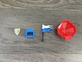 Lego - Black Falcons  - 6035 - Castle Guard - no minifigs, weapons - Vintage 