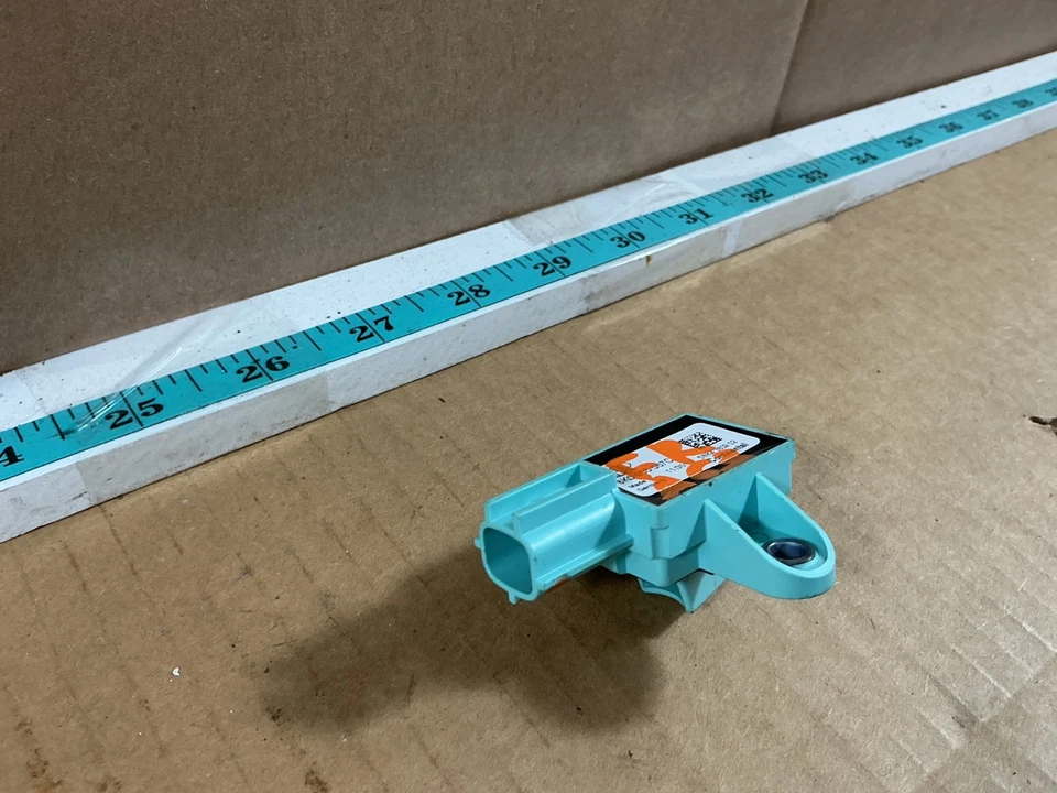 2008 - 2016 Audi A5 Cabrio Front Right Side Sensor 8K0955557C OEM - Image 4 of 4