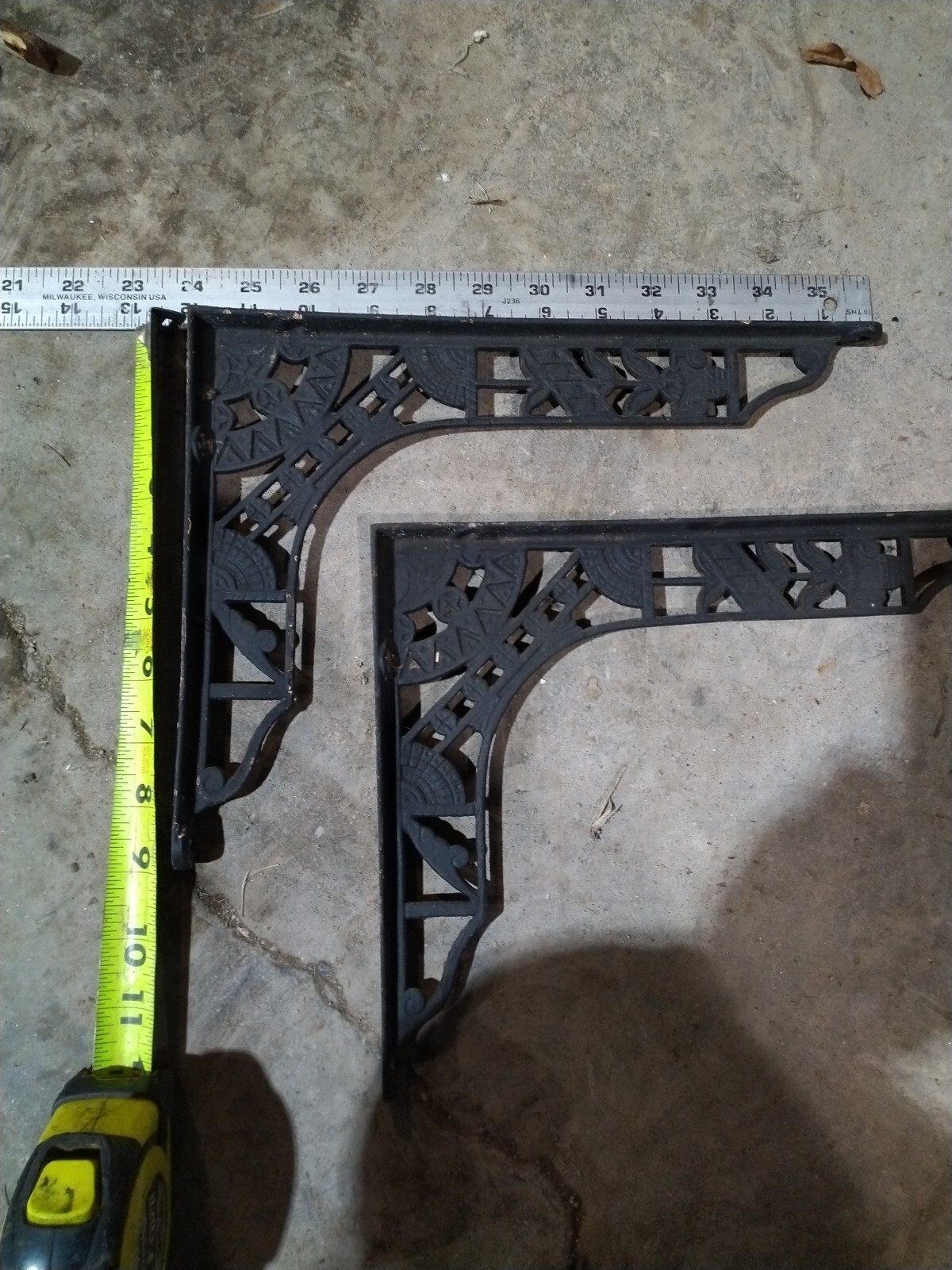 Vintage Cast Iron shelf Brackets