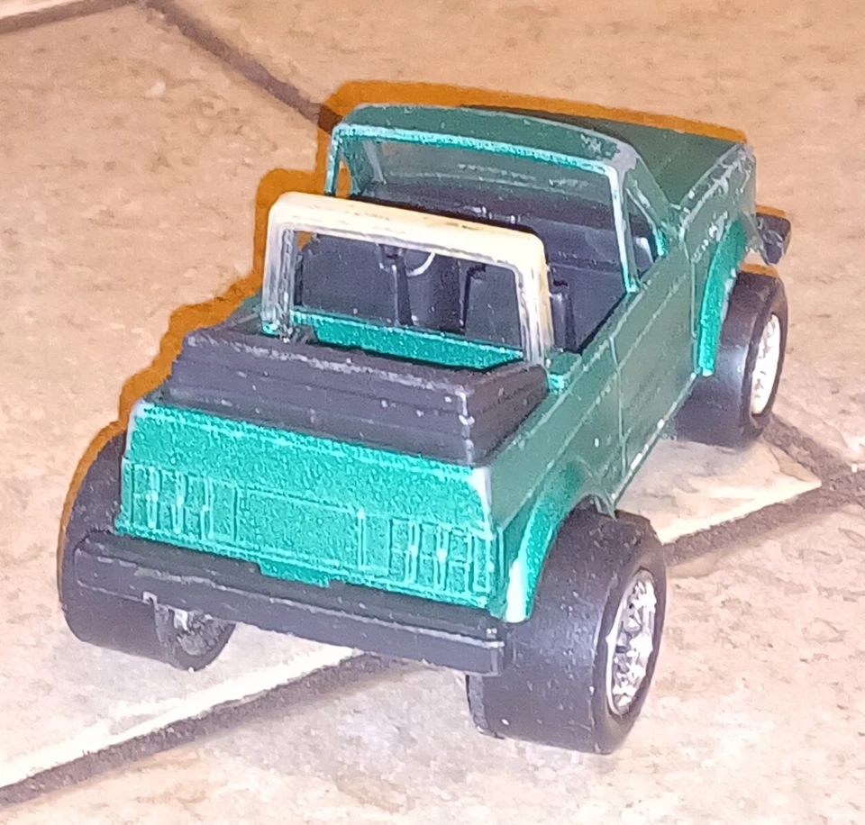 Vtg metal Tootsie Toy Super Slicks Fox Fire Green Jeep Convertible W/Rollbar USA - Image 4 of 4