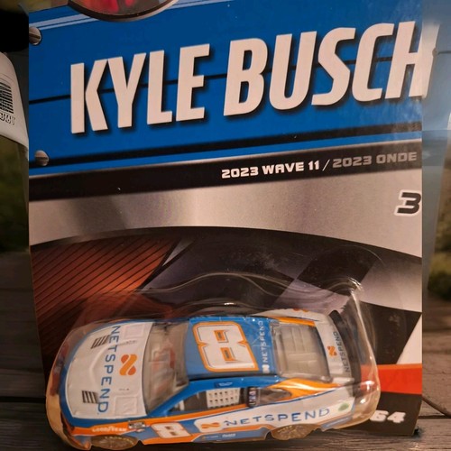 NASCAR AUTHENTICICS 🏁.. KYLE BUSCH.. 2023 WAVE 11.. COCHE NETSPEND #8.. 1:64 - Imagen 3 de 4