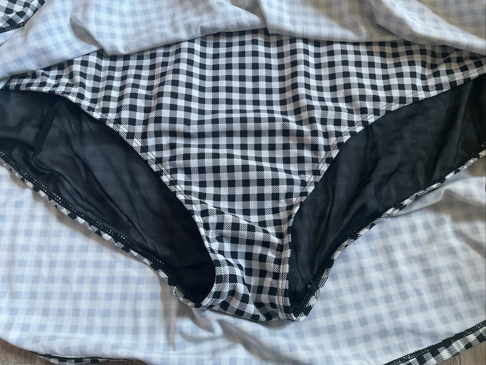 Vestido de natación push-up de guinga blanco y negro Torrid Pinup Rockabilly talla 4 usado Foto 2 de 4