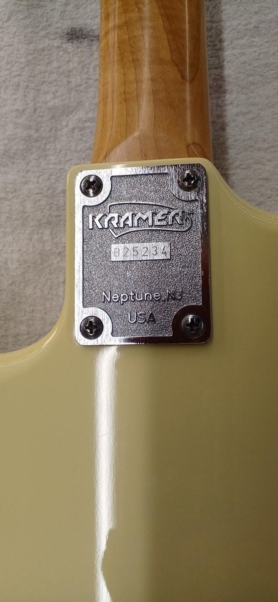 KRAMER NEPTUNE.NJ Used Maple neck Rosewood fingerboard White w/Gig
