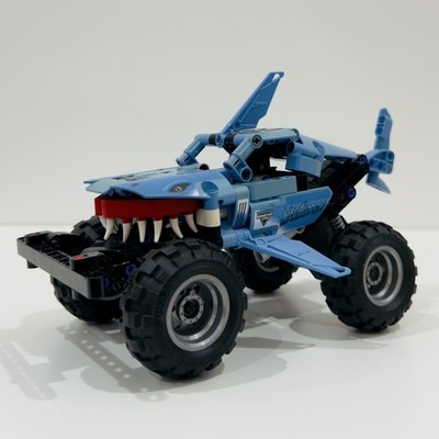 LEGO TECHNIC: Monster Jam Megalodon (42134)