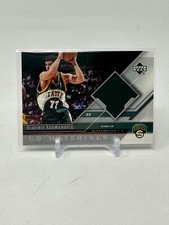 2005-06 UD Materials Basketball Vladimir Radmanovic Relic Card #77