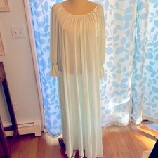 Miss Elaine Vintage Union Made Antron Nylon Nightie Size small