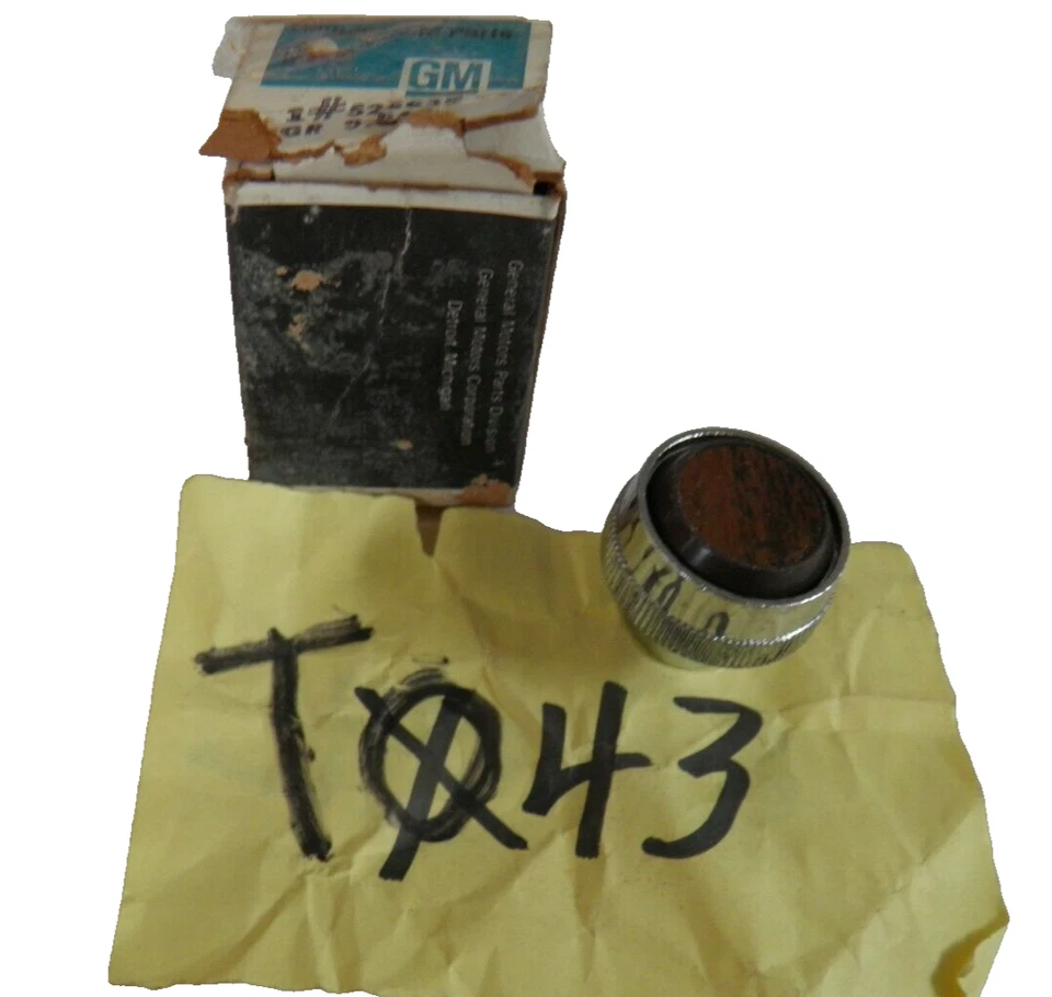 526635 PERILLAS par (2) radio grano madera 1977-79 Pontiac Ventura Bonneville GM NOS Foto 2 de 4