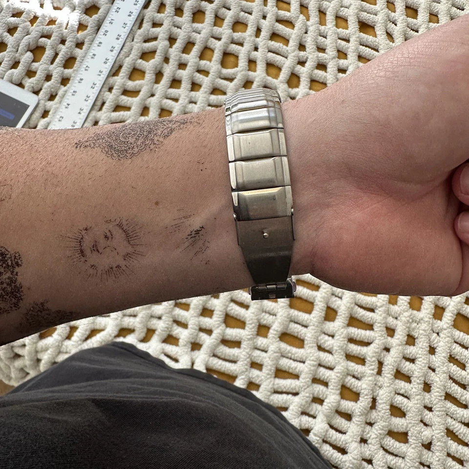 Женские часы Kenneth Cole KC51050001 из нержавеющей стали с акцентом на кристалл нуждаются в новом аккумуляторе - Изображение 3 из 4