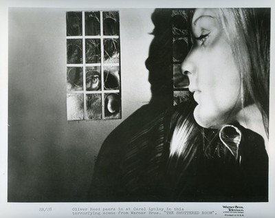 THE SHUTTERED ROOM 8x10 b/w Press Photo / Oliver Reed & Carol Lynley | eBay
