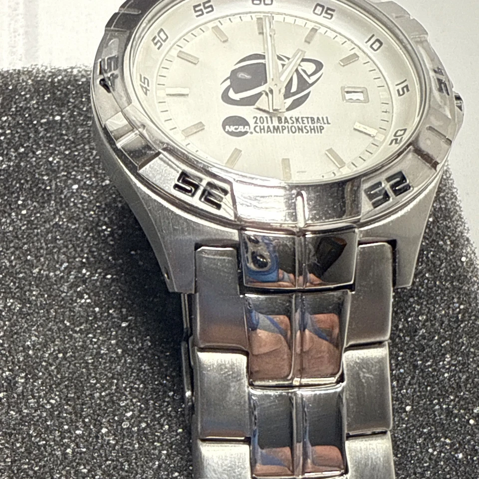 Reloj Fósil Torneo Campeonato Nacional Campeones 2011 NCAA LEER Foto 3 de 4