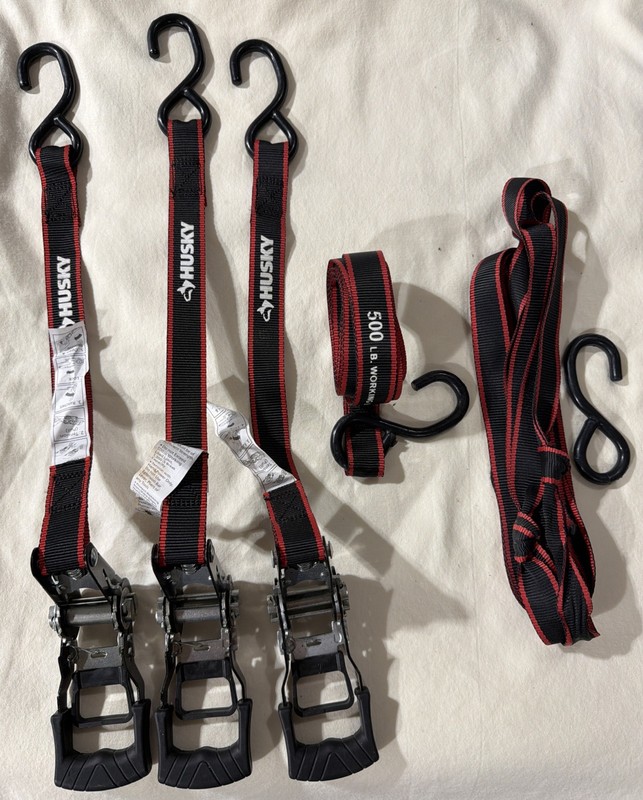 Husky Ratchet Tie Down Straps 3 Short Ratcheting and 2 Longer Straps With Bag