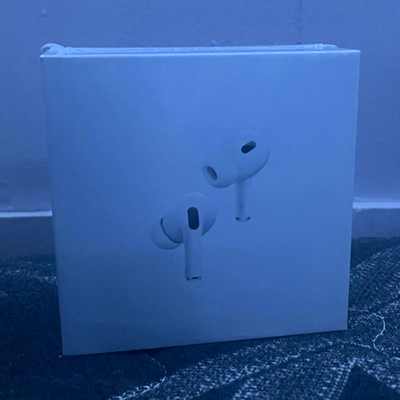 Apple AirPods Pro 2nd Gen ANC Bluetooth In-Ear w/ MagSafe USB-C Case White