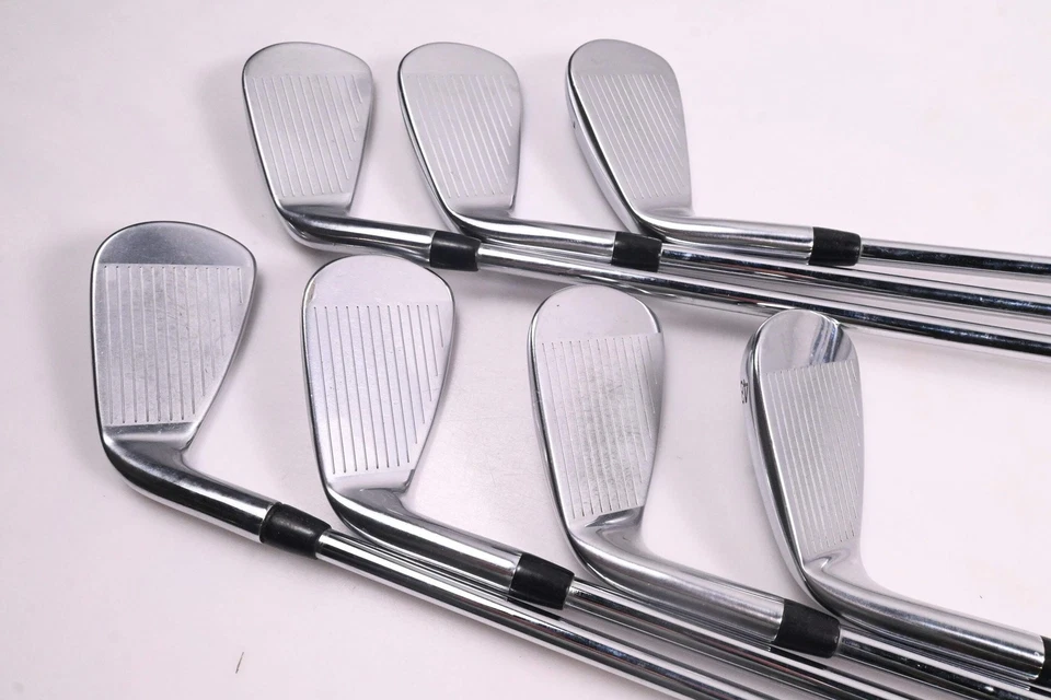 Titleist 718 AP3 Irons / 5-PW+48° / Regular Flex AMT Red R300 Shafts - Image 3 of 4