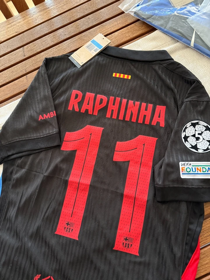 Camiseta FC Barcelona segunda equipación 2024-25 Talla M Raphinha 11 Champions - Imagen 2 de 4